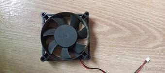 Ventilátor 80 × 80 × 25 mm, 2pin