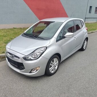 Hyundai ix20 1.6i Automat najeto 47.tis.km Švýcarsko 1.maj