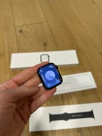 Apple Watch 7 45mm GPS černé