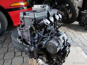 Suzuki rf 600 díly