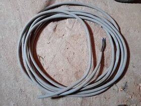 Přívodní kabel