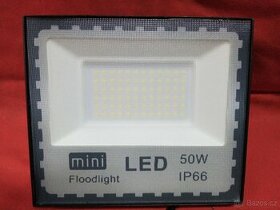Reflektor LED diodový s držákem 220V - 1