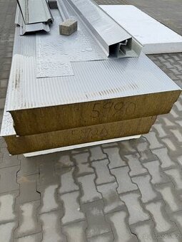 Sendvičový minerální panel