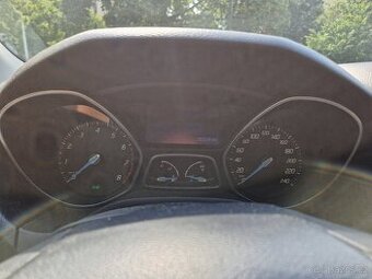 Prodám Ford Focus Combi 1.6Ti-VCT (2012) – na opravu nebo ND