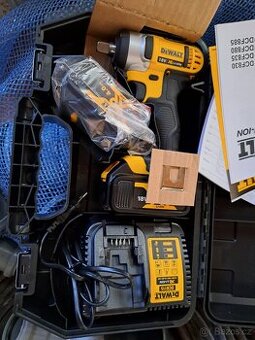 DEWALT DCF880M2