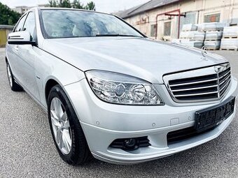 MERCEDES-BENZ W204 C180CGI AUTOMAT 127.000KM SERVIS MB TOP