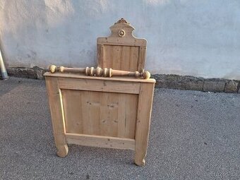 STAROŽITNÁ SELSKÁ ZDOBENÁ POSTEL PO RENOVACI