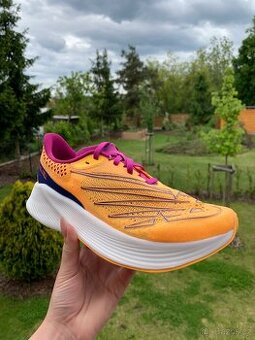 Boty New Balance FuelCell RC Elite v2 – Velikost 37,5 - 1