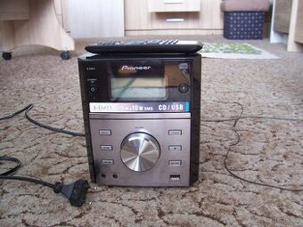 Věž Pioneer X-EM11 - 1
