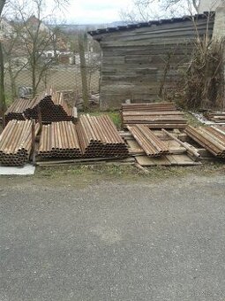 Trubkové lešení - použité i po kusech.