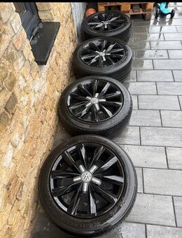 VW T6 Alukola Springfield 255/45 R18