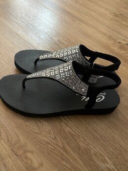 Dámská obuv značky Skechers