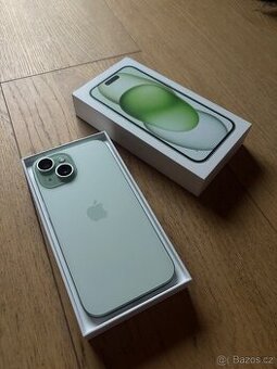 Apple iPhone 15 256GB zelený
