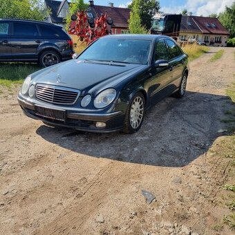 Mercedes-Benz E270