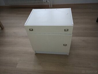 Skříňka