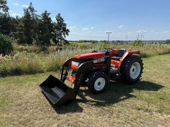 Malotraktor kubota GL32 s celním nakladačem 450