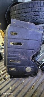 Železný kryt pod motor na Dacia Logan