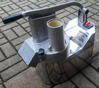 Krouhač, plátkovač zeleniny a sýrů