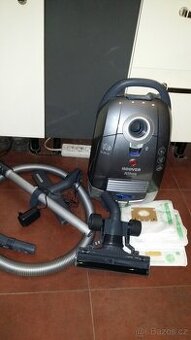 vysavač Hoover, nabíjecí