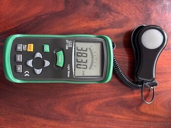 Digitální měřič osvětlení  CEM DT-1308