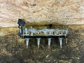 VSTŘIKOVACÍ LIŠTA SE VSTŘIKOVAČI 1.4 16V 03C133204G