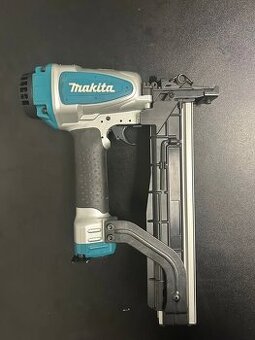 Makita AT2550A pneumatická sponkovačka