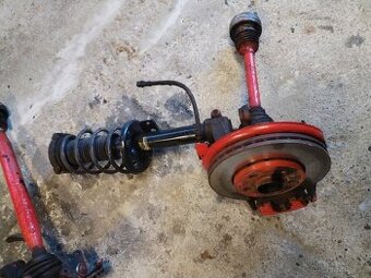 Rozebrané díly z přední nápravy Fabia 1