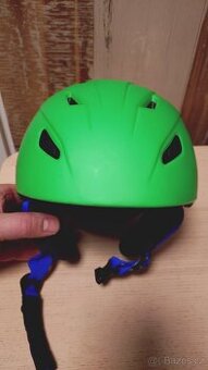 Dětská přilba na lyže