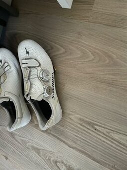 Tretry silniční specialized