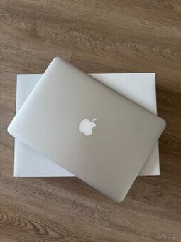 MacBook Pro 13” Early 2015 - 1
