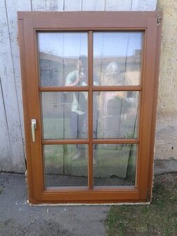 Dřevěné modřínové okno 92 x 137 cm - 1