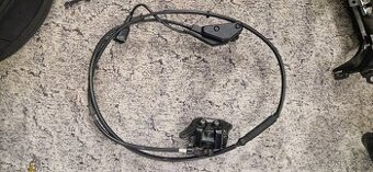 Honda NT 1100 DCT - parkovací brzda