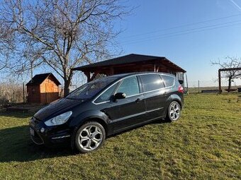 Ford S-MAX 2.2 TDCI 147 kW 7 míst k sezení