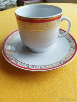 Šálky na kávu s podšálkem