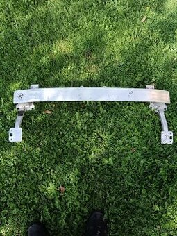 Peugeot 208 2008 přední výztuha