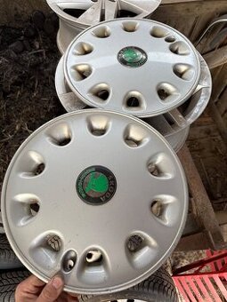 Original poklice Škoda Felicia