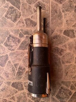 Starý vysavač Skrat