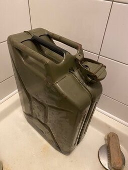 Kanystr Na Benzín 20L