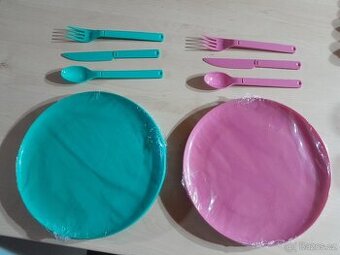 Plastové nádobí NEPOUŽITÉ