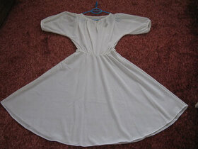 Retro bílé šaty