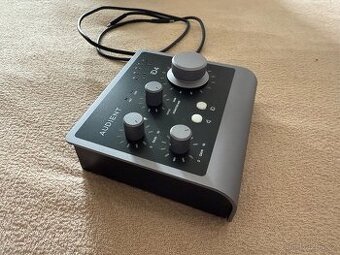 USB zvuková karta AUDIENT iD4 MKII