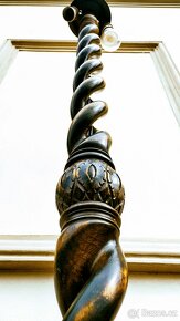 Starožitná podlahová lampa