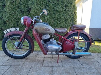 Jawa 350/18 pérák 1951 s TP v patině po rekonstrukci.