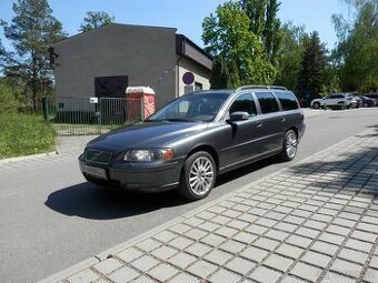 Volvo V70 2.4D5 Automat, Polokůže, Xenon