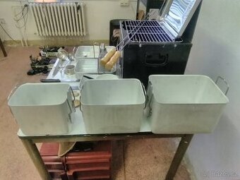 Prodám novou nepoužívanou zahradní -Polní kuchyňku.