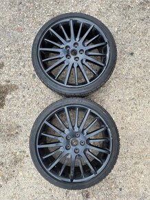 Kola Maserati R20 a zimní pneu Michelin