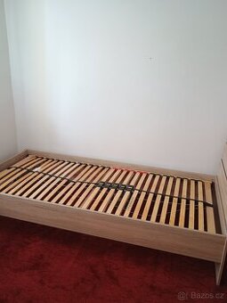 Postel s roštem