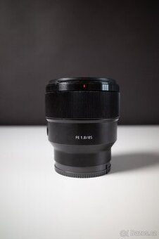 Sony FE 85mm f/1.8