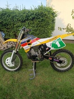 Suzuki RM 250 - 1
