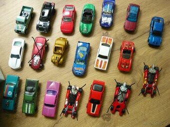 AUTÍČKA HOT WHEELS